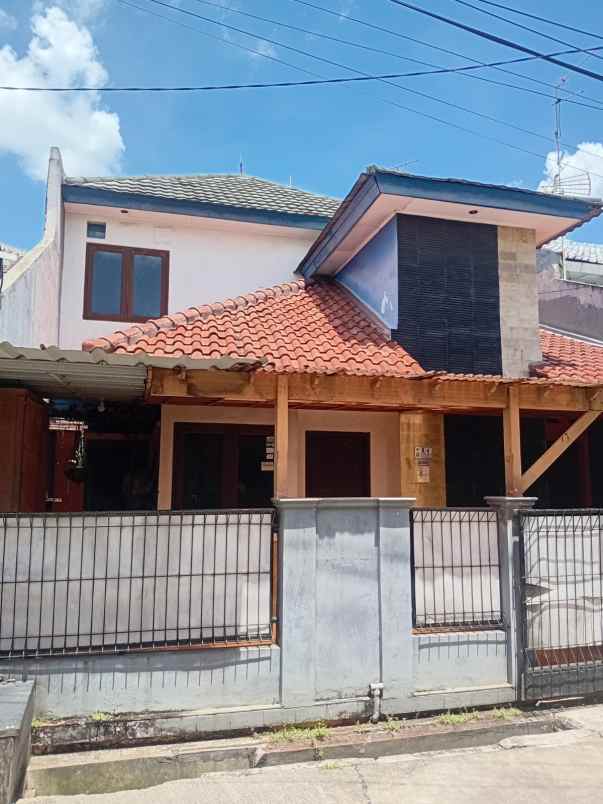 dijual rumah jatibening