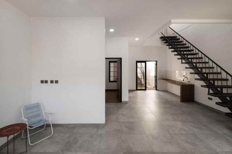 dijual rumah jl antapani bandung