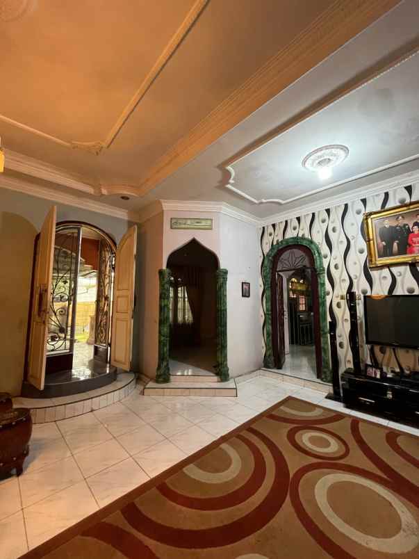 dijual rumah jl arifin ahmad