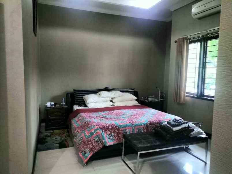 dijual rumah jl awiligar