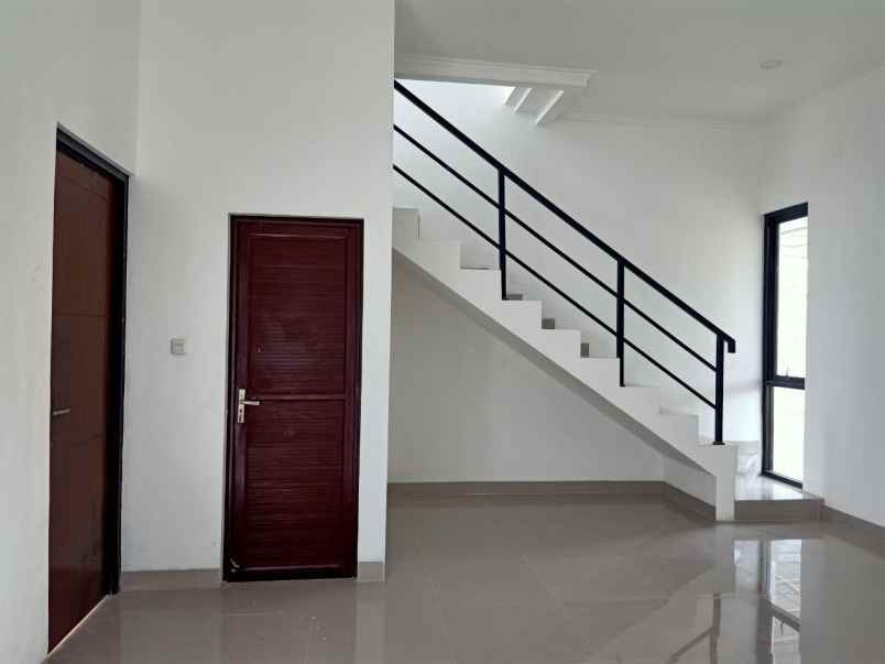 dijual rumah jl bhayangkara bumi