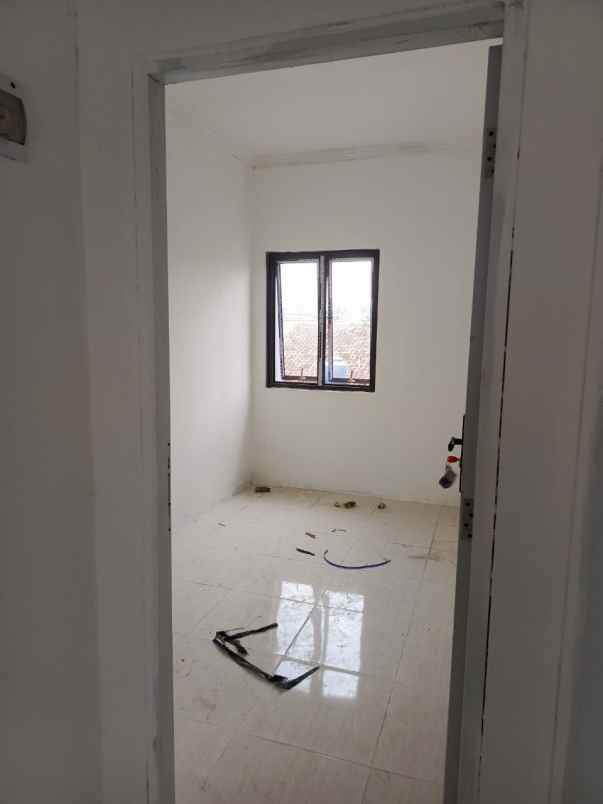 dijual rumah jl bintara 1