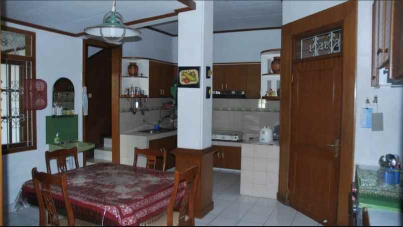 dijual rumah jl budi luhur gegerkalong