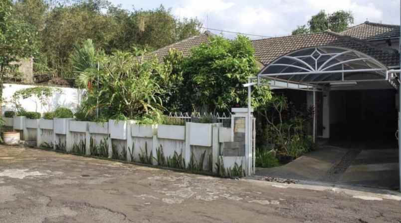 dijual rumah jl budi luhur gegerkalong