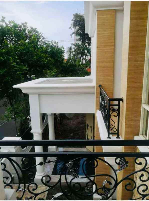 dijual rumah jl cokroaminoto