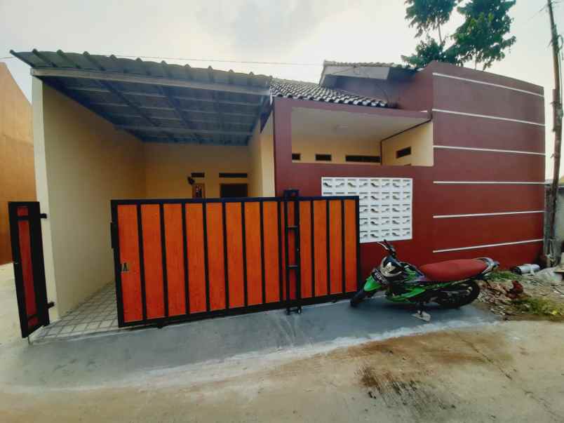 dijual rumah jl gang musollah