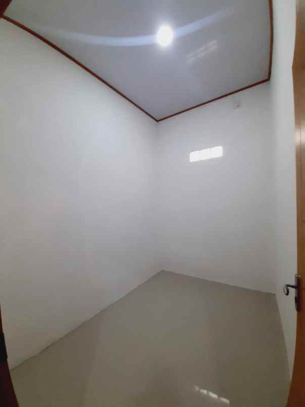 dijual rumah jl gang musollah