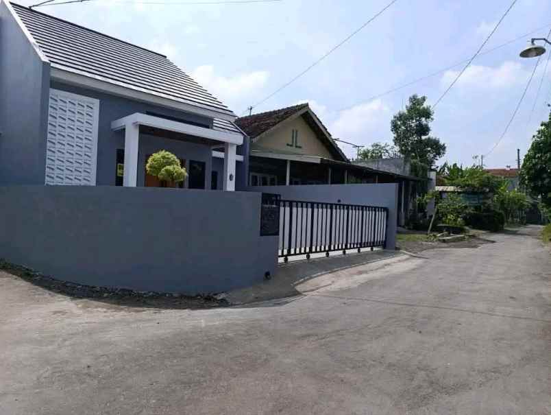 dijual rumah jl godean km 9