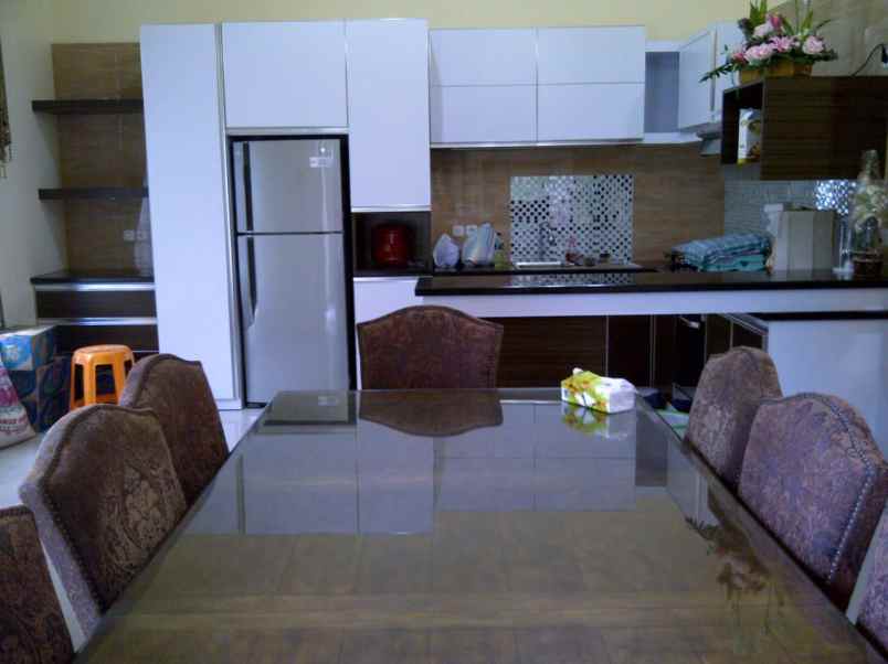 dijual rumah jl hertasning baru aroepala