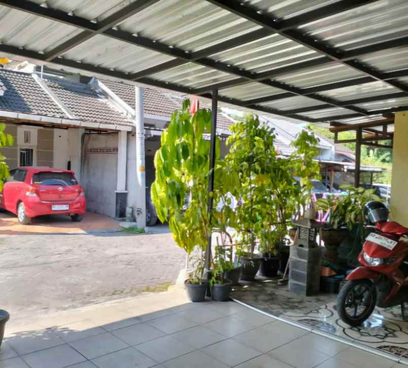 dijual rumah jl imogiri timur