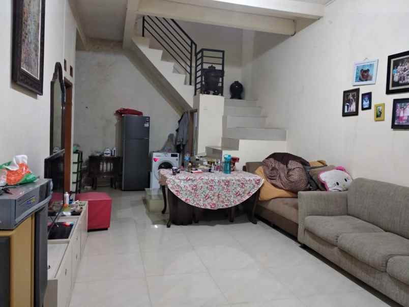 dijual rumah jl jambu cempaka putih