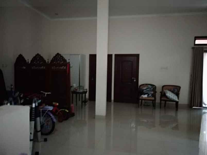 dijual rumah jl jambu cempaka putih