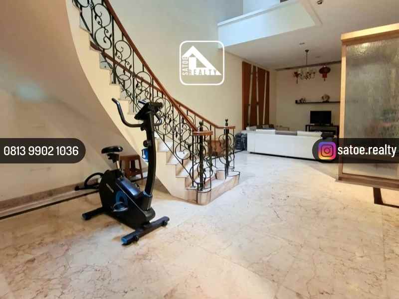 dijual rumah jl kartika utama pondok