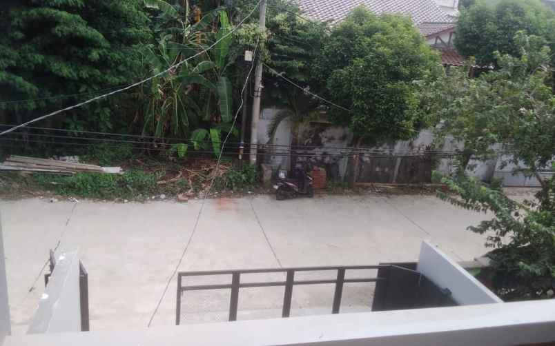 dijual rumah jl kelapa sawit cinere