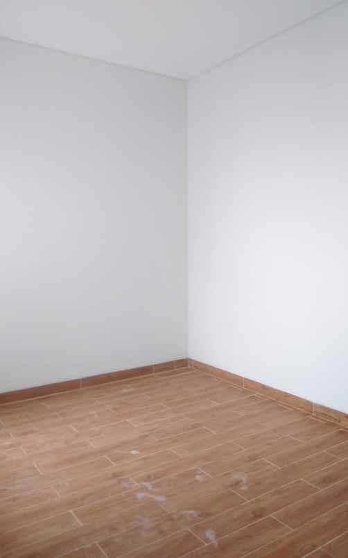 dijual rumah jl kelapa sawit cinere