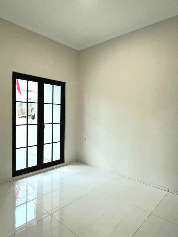 dijual rumah jl kembar regol