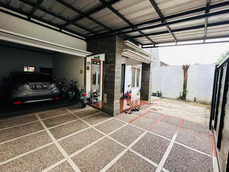 dijual rumah jl kincan raya jatibening