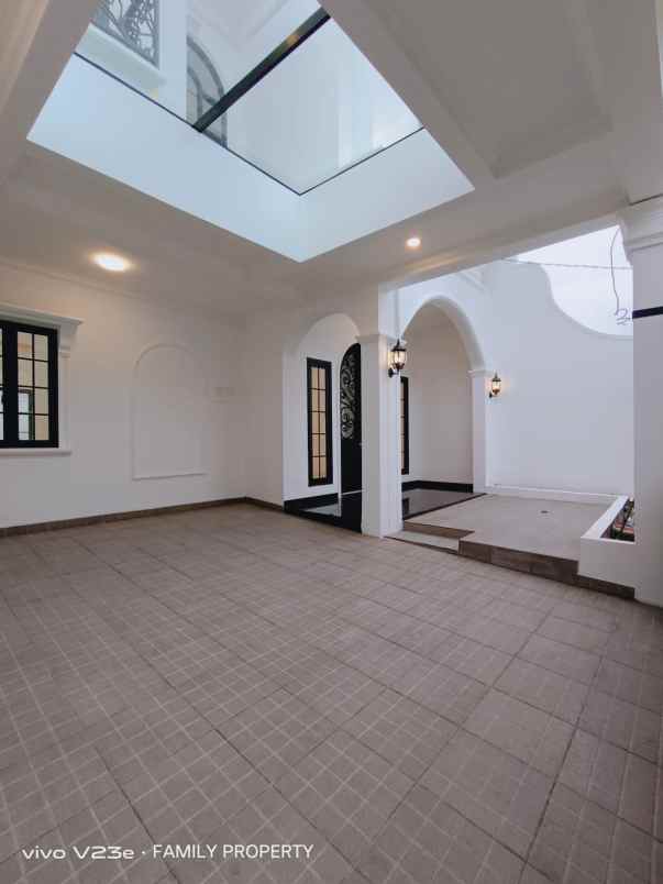 dijual rumah jl komplek joglo jakarta barat