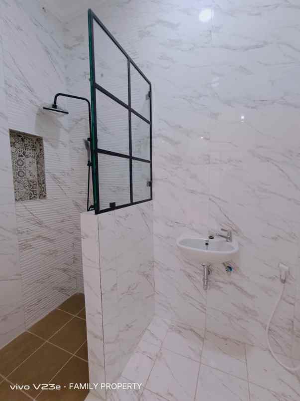 dijual rumah jl komplek joglo jakarta barat