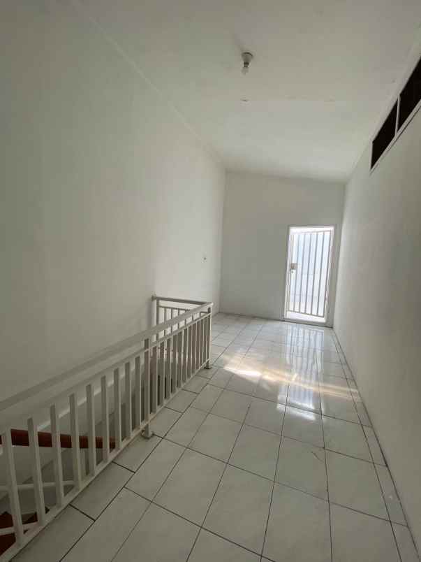 dijual rumah jl kp dukuh kramat jati