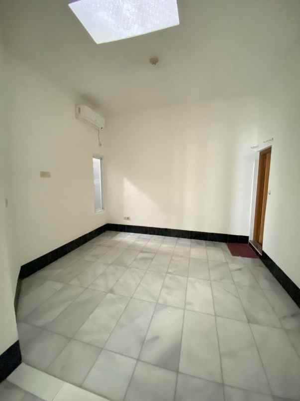 dijual rumah jl kp dukuh kramat jati