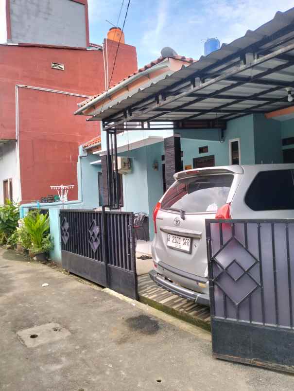 dijual rumah jl masjid pancoran mas depok