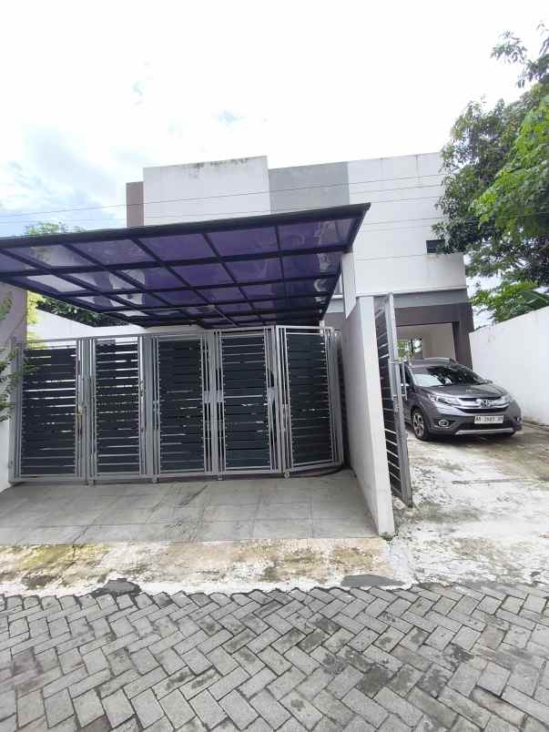 dijual rumah jl melati ii no 5 blotan
