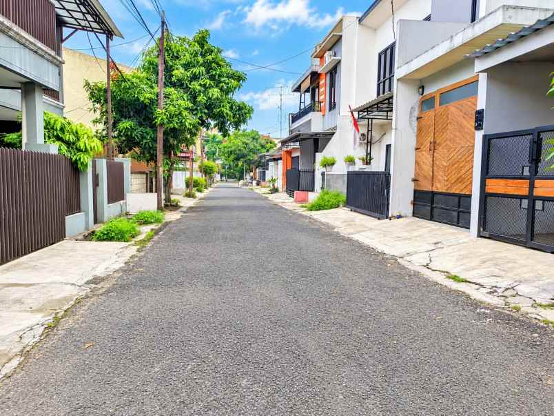 dijual rumah jl neptunus rancabolang
