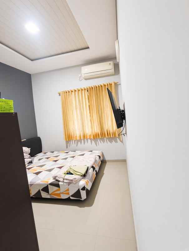 dijual rumah jl neptunus rancabolang