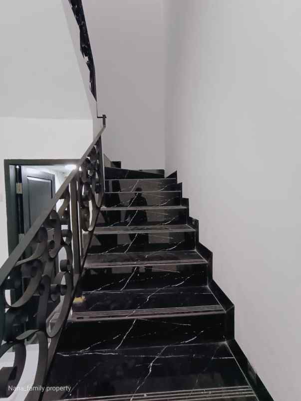 dijual rumah jl permata hijau sukabumi