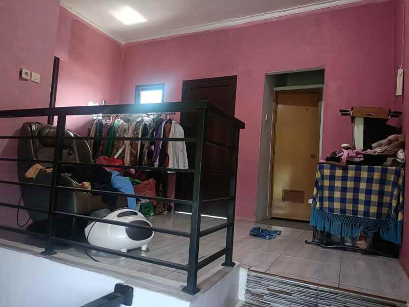 dijual rumah jl perumahan bernis