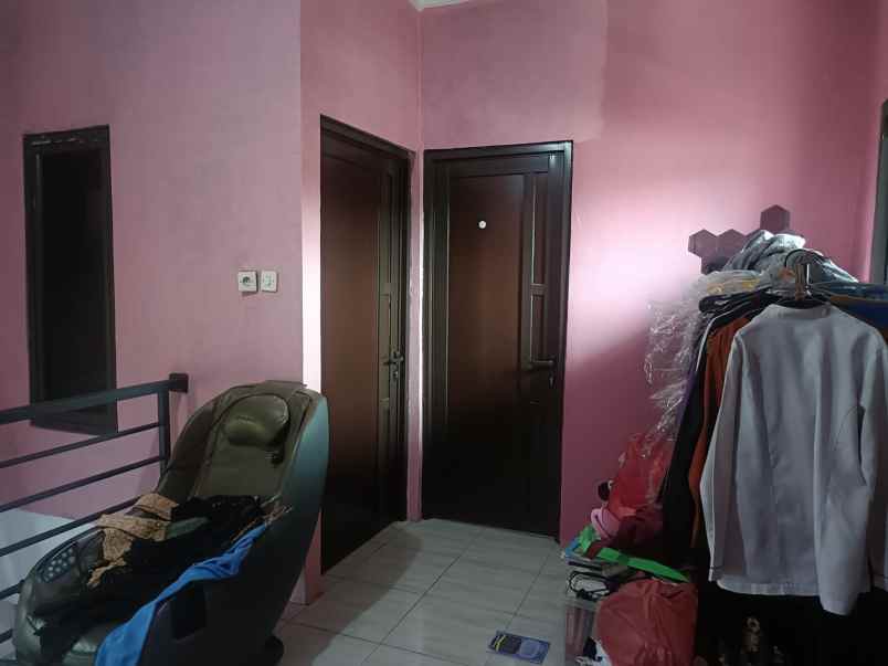 dijual rumah jl perumahan bernis