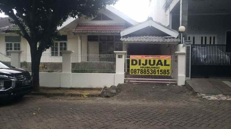 dijual rumah jl pratama 4 kemang