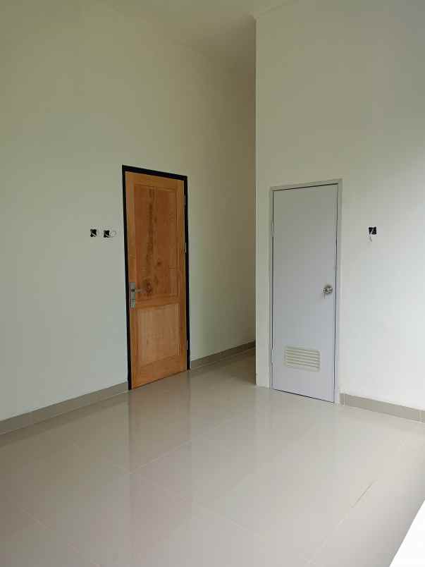 dijual rumah jl raya arco dekat duren