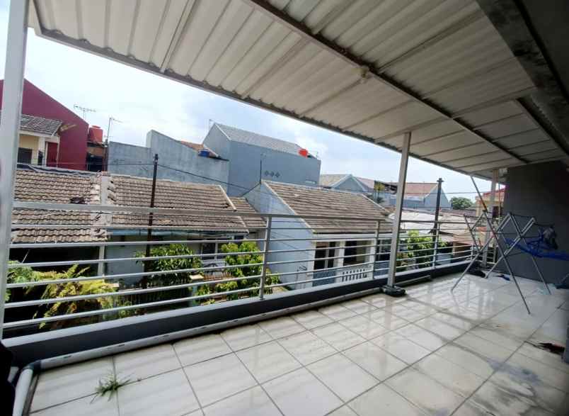 dijual rumah jl raya sholeh iskandar