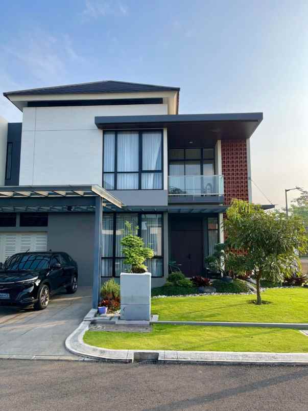 dijual rumah jl summarecon bandung