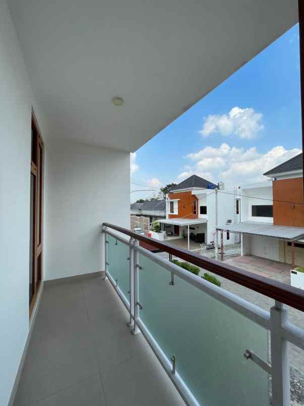 dijual rumah jl tajem maguwoharjo