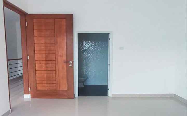 dijual rumah jl taman malaka pondok