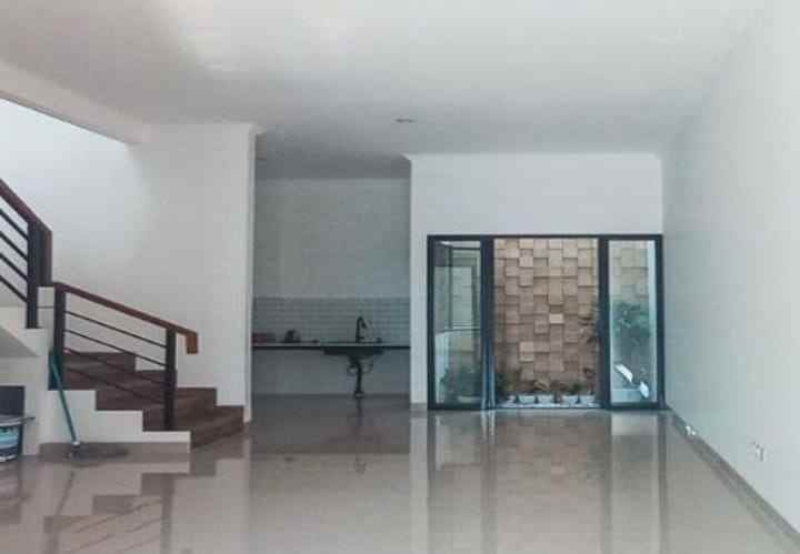 dijual rumah jl taman malaka pondok