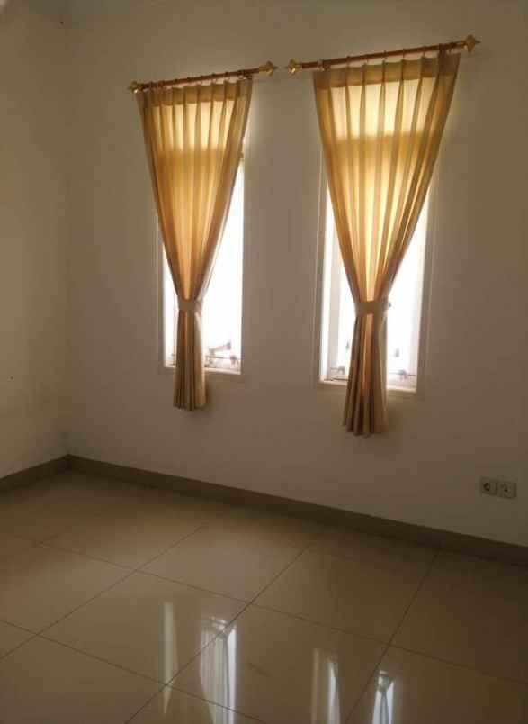 dijual rumah jl ters gegerkalong hilir