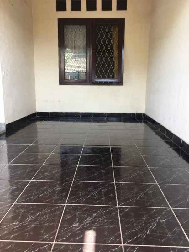 dijual rumah jl uranus margahayu raya