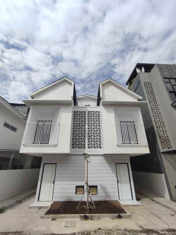 dijual rumah jl wangunsari cijengkol