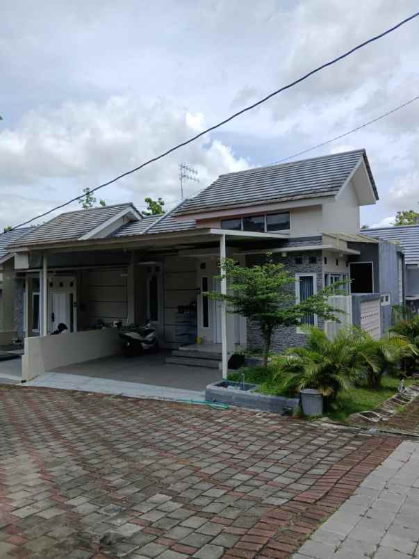 dijual rumah jl wates km 10 sedayu