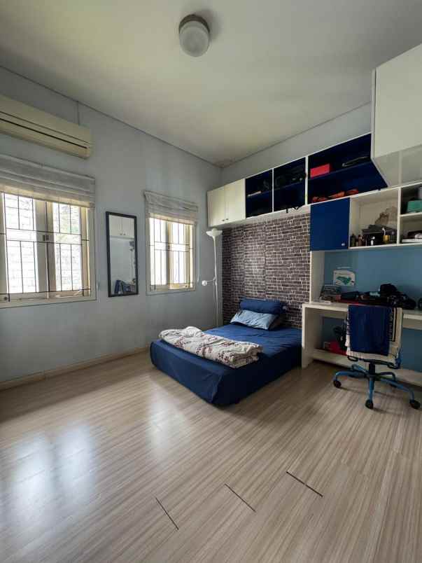 dijual rumah jl zambrud i no b 17