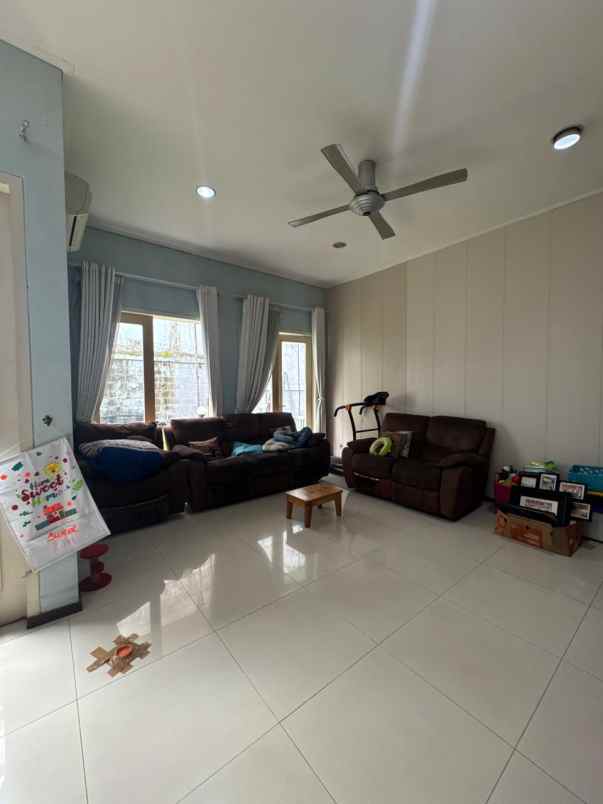 dijual rumah jl zambrud i no b 17