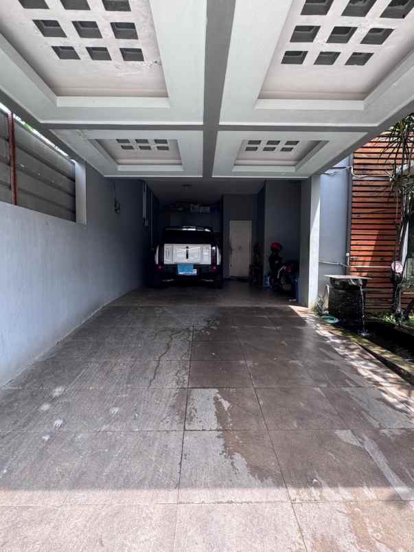 dijual rumah jl zambrud i no b 17