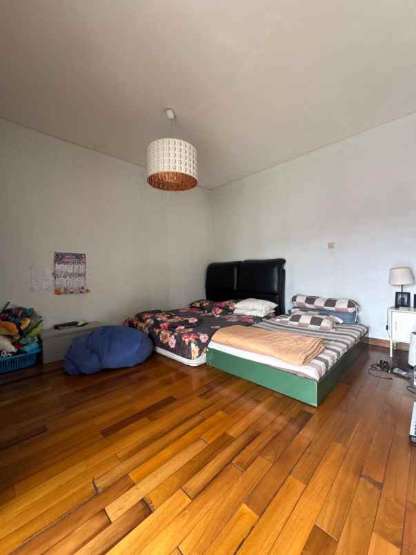 dijual rumah jl zambrud i no b 17
