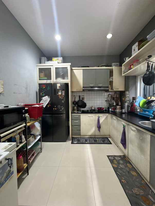 dijual rumah jl zambrud i no b 17