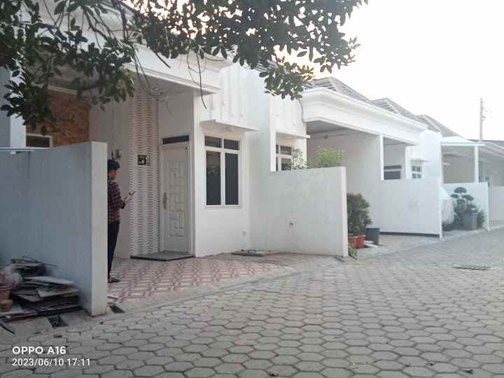 dijual rumah jln curug raya