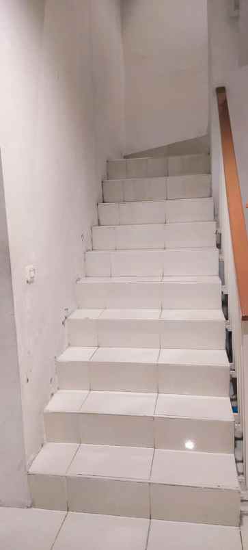 dijual rumah jln lingkar selatan